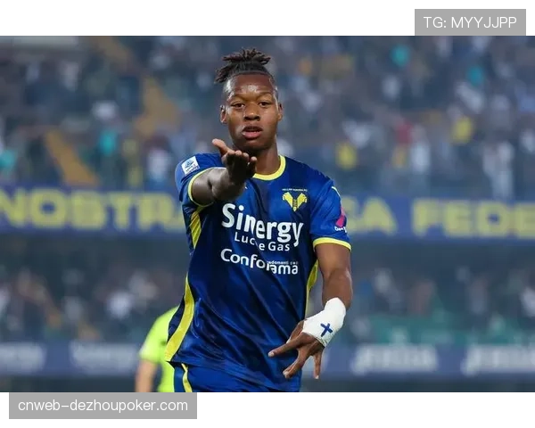 官方宣布:拉齐奥签下弗罗西诺内20岁意大利国脚边锋,转会费3000万欧